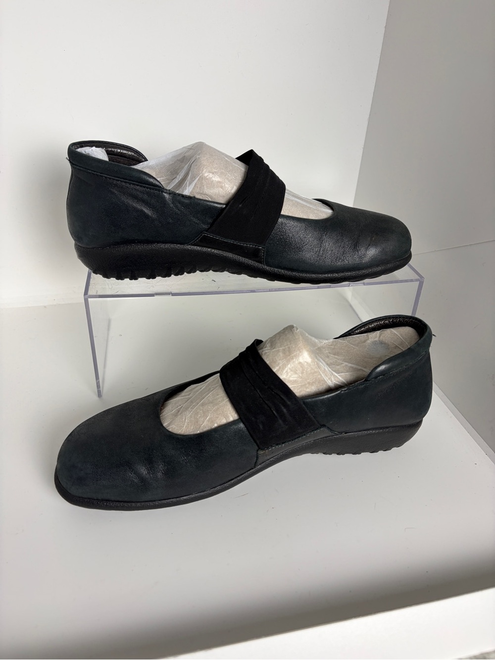 Naot Mary Jane Flats w/ Fabric Band in Black Leather; Size EU 40 / US 8.5-9